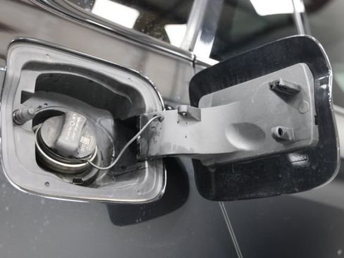 Used 2018 BMW X5 M AWD/4WD image 19