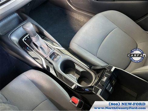 Used 2020 Toyota Corolla LE image 32