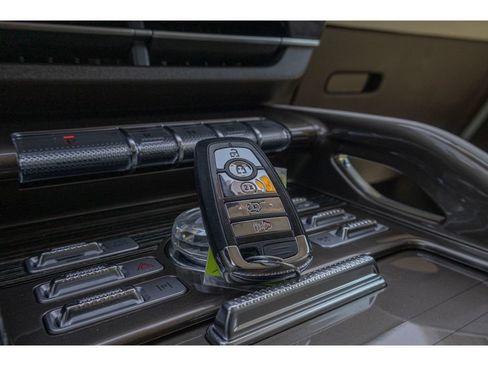 Used 2025 Lincoln Nautilus Black Label AWD/4WD image 28