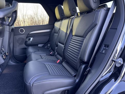 New 2026 Land Rover Discovery Limited Edition AWD/4WD image 28