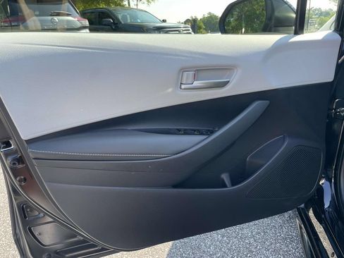 Used 2025 Toyota Corolla SE FWD image 16