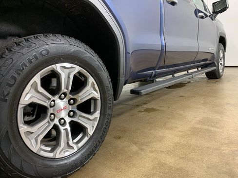 Used 2022 GMC Sierra 1500 SLT w/ Driver Alert Package II AWD/4WD image 9