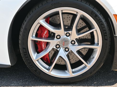 Used 2017 Chevrolet Corvette Z06 image 12