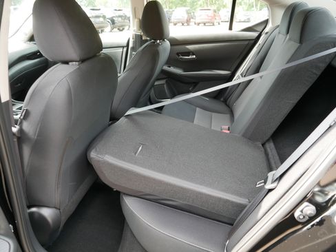 Certified 2023 Nissan Sentra SV FWD image 35