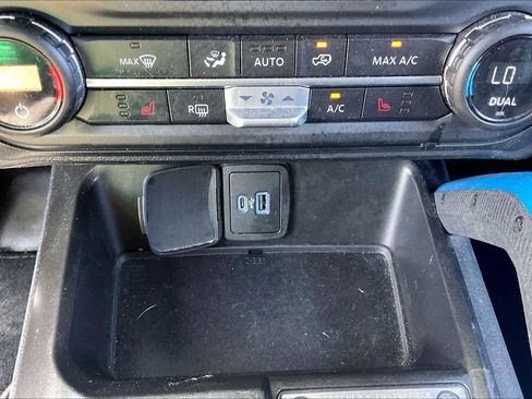 Used 2023 Ford Bronco Black Diamond w/ Sasquatch Package AWD/4WD image 33