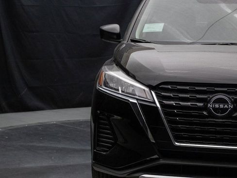 New 2025 Nissan Kicks Play S image 5