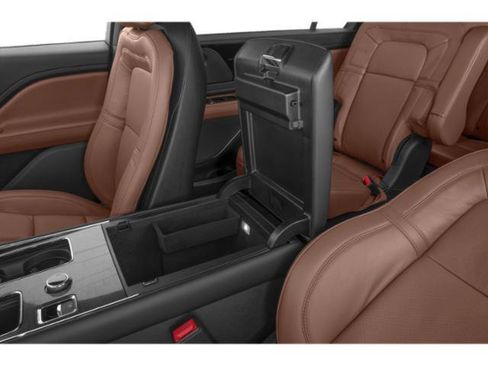 Used 2024 Lincoln Aviator Reserve w/ Elements Package Plus RWD image 14