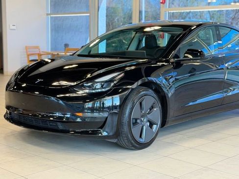 Used 2023 Tesla Model 3 Standard Range image 3