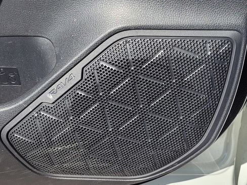 Used 2022 Toyota RAV4 XSE AWD/4WD image 23