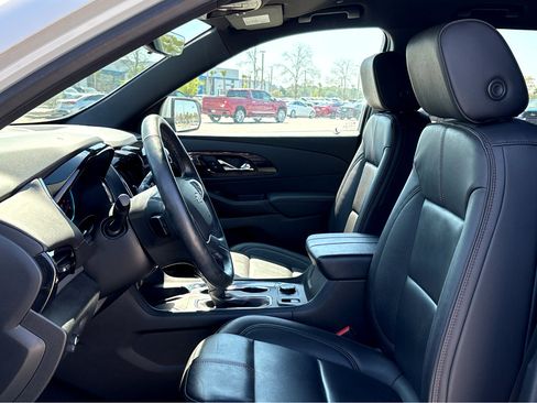 Used 2023 Chevrolet Traverse RS image 14