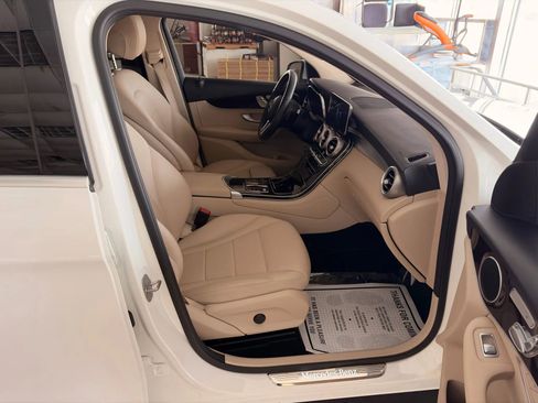 Used 2020 Mercedes-Benz GLC 300 4MATIC image 21