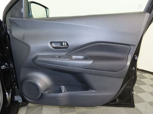 Certified 2025 Nissan Kicks Play S image 28