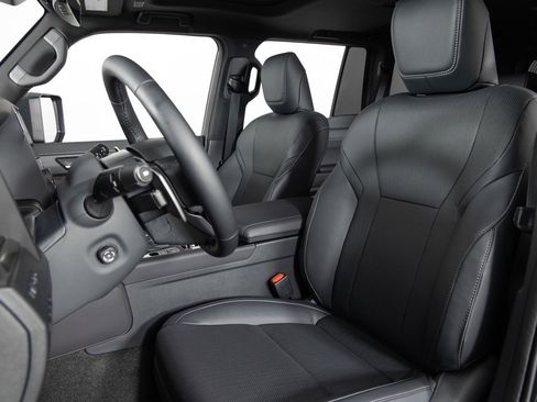 Used 2025 Lexus GX 550 image 11