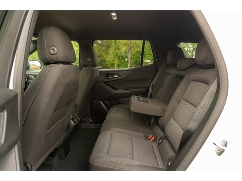 Used 2026 Chevrolet Equinox LT FWD image 12