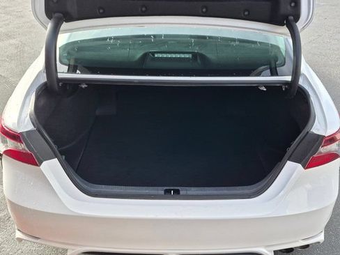 Used 2024 Toyota Camry SE FWD image 10