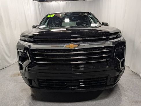 Used 2025 Chevrolet Traverse High Country w/ LPO, Floor Liner Package AWD/4WD image 8