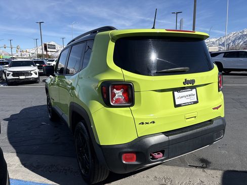 Used 2018 Jeep Renegade Trailhawk image 3