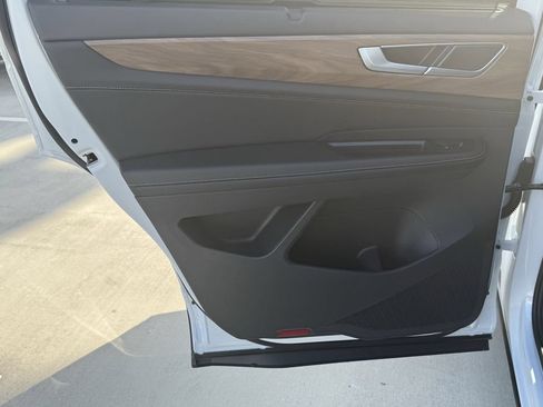 New 2026 Volkswagen Atlas SE FWD image 23