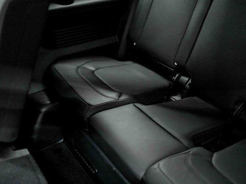 Used 2023 Land Rover Defender 130 SE image 94