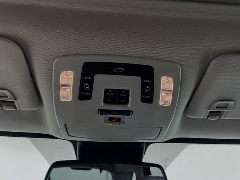 Used 2024 Toyota Sienna XLE image 21