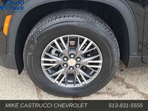 Used 2026 Chevrolet Traverse LT AWD/4WD image 9