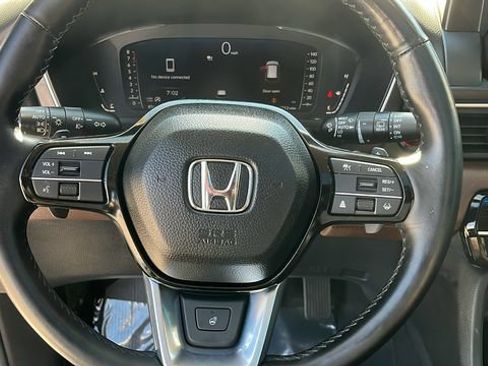 Used 2025 Honda Pilot Elite image 7