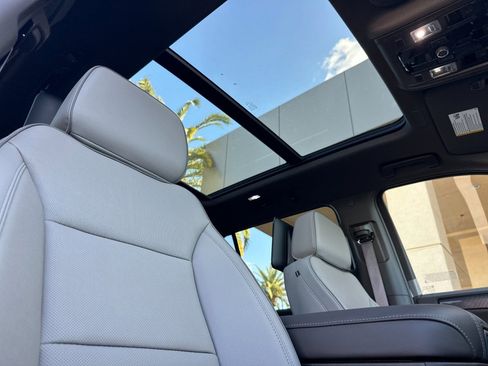 New 2026 GMC Yukon XL Elevation w/ Elevation Premium Package image 19