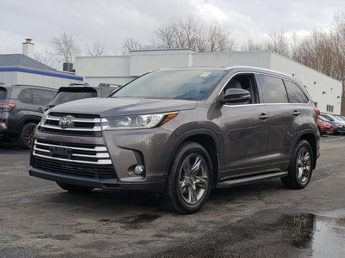 Used 2018 Toyota Highlander Limited Platinum image 8