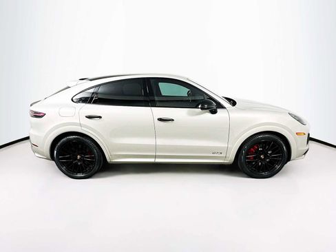 Used 2022 Porsche Cayenne GTS image 8
