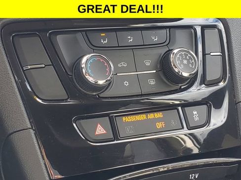 Used 2021 Buick Encore Preferred AWD/4WD image 22