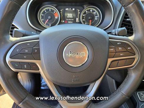 Used 2020 Jeep Cherokee Latitude Plus image 27