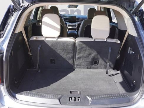 Used 2022 Ford Explorer XLT w/ Equipment Group 202A image 12