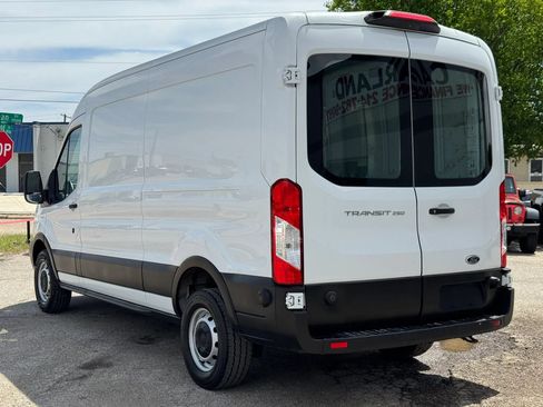 Used 2019 Ford Transit 250 148 Medium Roof RWD image 4