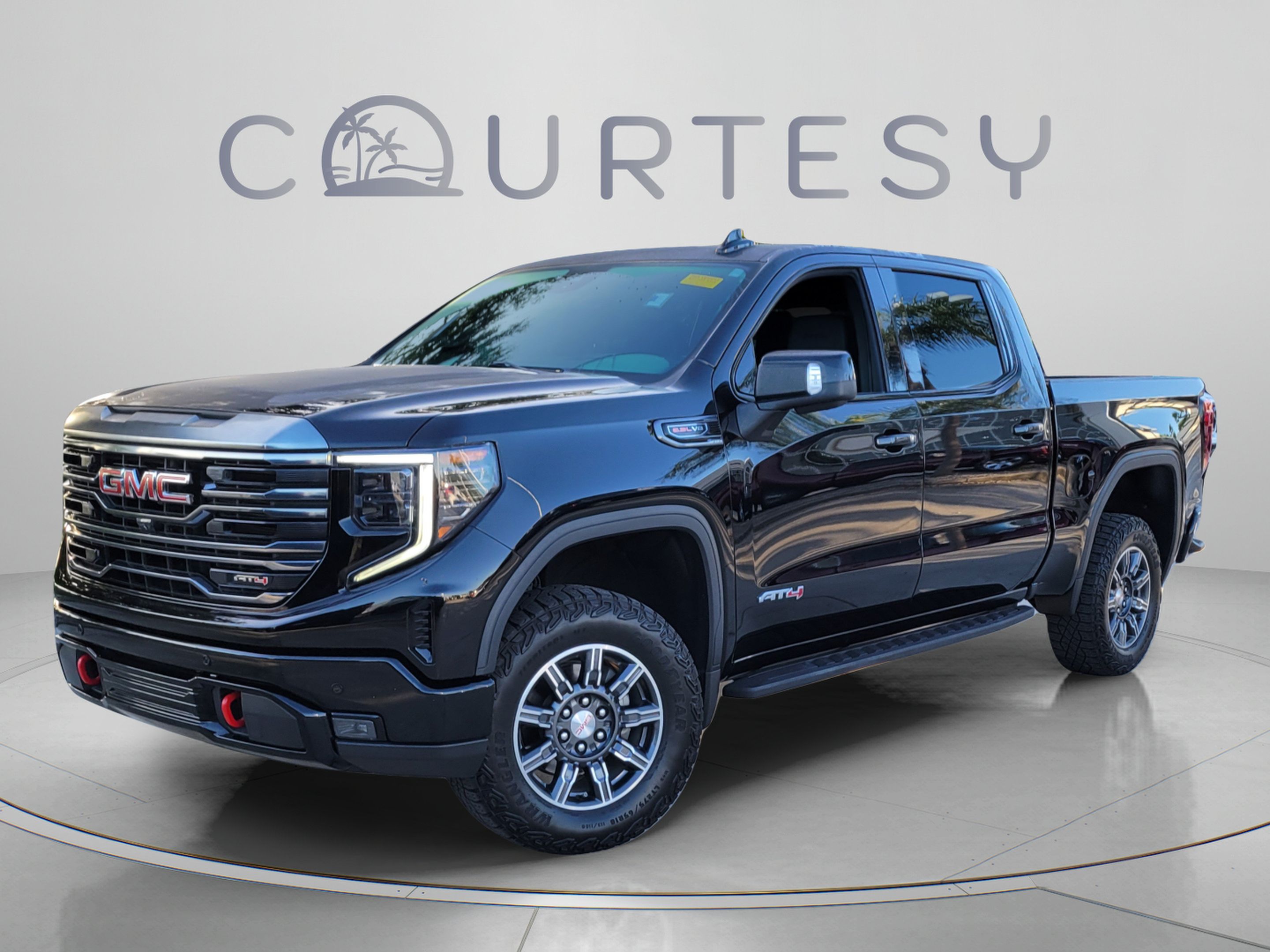 Used 2024 GMC Sierra 1500 AT4 w/ Technology Package AWD/4WD image 1