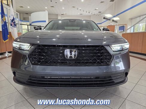 Used 2023 Honda Accord EX image 2