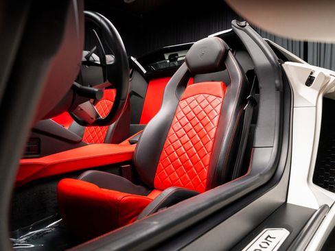 Used 2015 Lamborghini Aventador LP 700-4 image 74