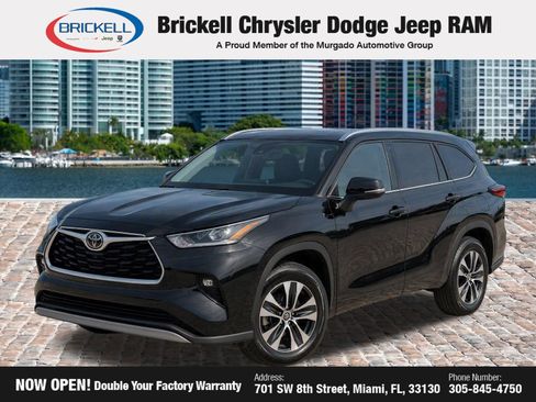 Used 2021 Toyota Highlander XLE FWD image 18