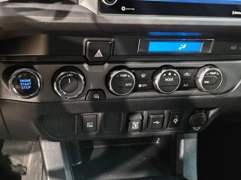 Used 2023 Toyota Tacoma TRD Off-Road image 30