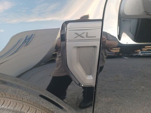 New 2025 Ford Maverick XL image 8