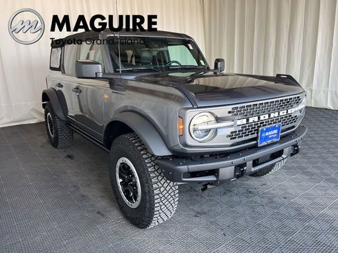 Used 2024 Ford Bronco Badlands w/ Sasquatch Package AWD/4WD image 33