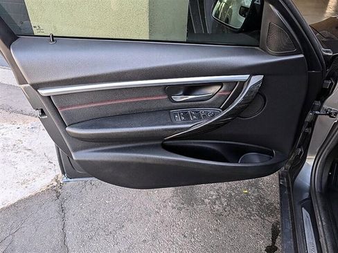 Used 2018 BMW 330i Sedan w/ Convenience Package RWD image 17