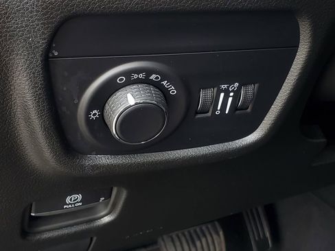 Used 2024 Jeep Grand Cherokee Altitude image 14