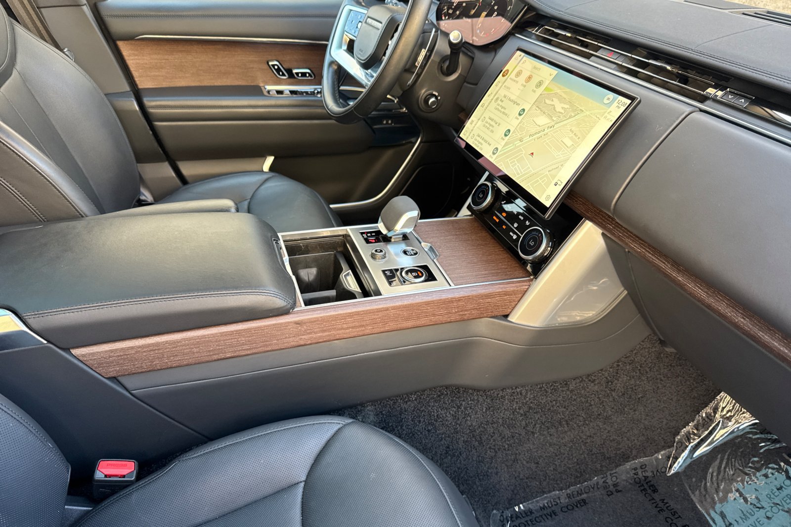 Used 2023 Land Rover Range Rover SE AWD/4WD image 17