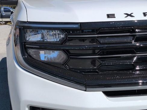 New 2025 Ford Expedition Platinum w/ Stealth Performance Package image 9