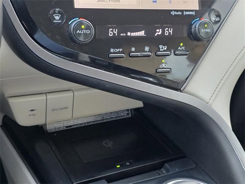 Used 2019 Toyota Camry XLE image 17