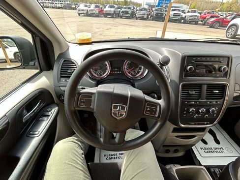 Used 2013 Dodge Grand Caravan SE FWD image 25