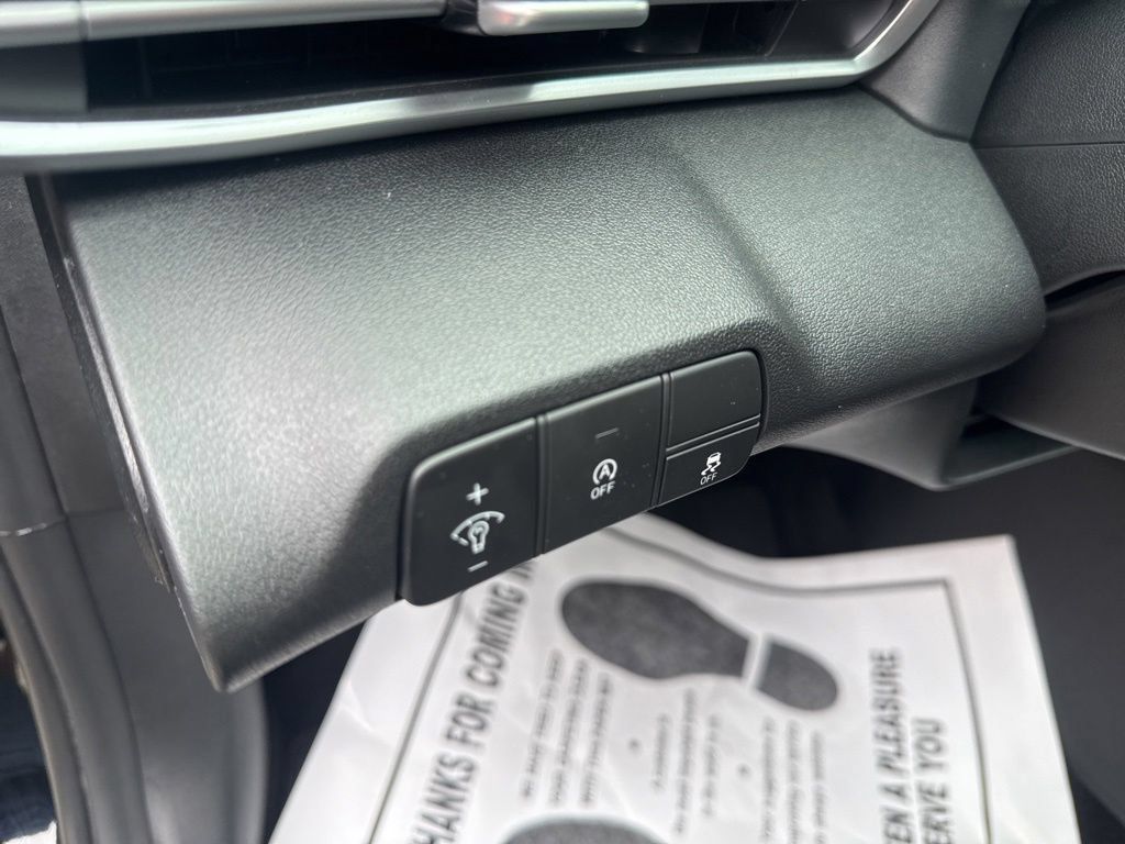 Certified 2026 Hyundai Elantra SE FWD image 17