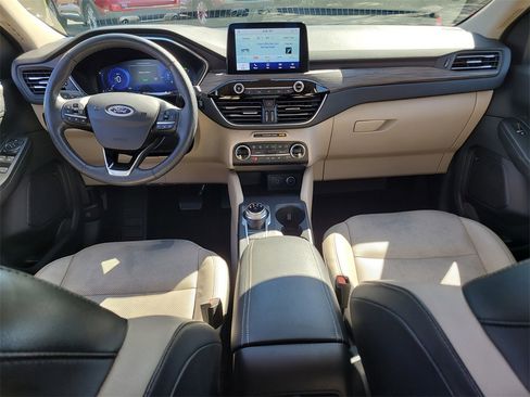 Used 2020 Ford Escape Titanium image 13