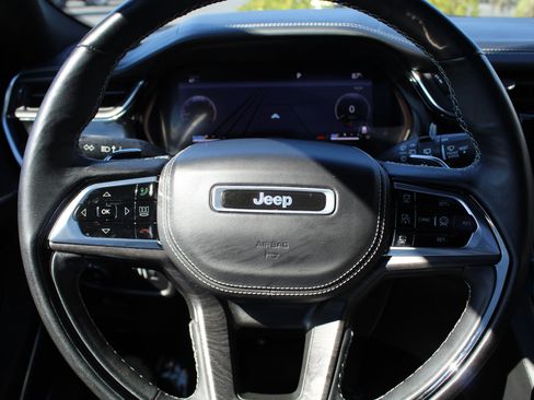 Used 2022 Jeep Grand Cherokee L Overland w/ Advanced Protech Group III image 23