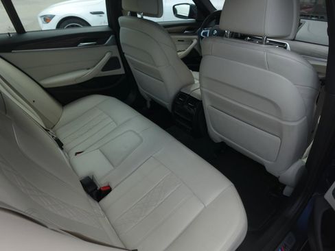 Used 2023 BMW 540i xDrive w/ M Sport Package image 13